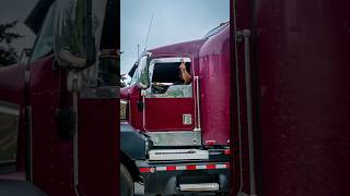 FOTO a CAMIONEROS 🔥📸🇨🇷 #truck #trucks #fotografia #freightliner #kenworth #capcut #camion #foto