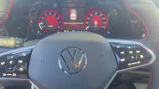 R25547 2024 VW Golf