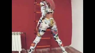 Great twerk dance Malyshka dancer