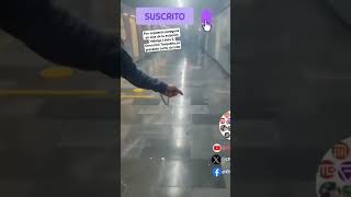 Por supuesto paraguas en vías en estación Hidalgo L-2,Dirección Tasqueña,se presentó corto circuito