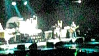 Foo Fighters - Intro to Cold Day in the Sun (Live in Council Bluffs, Iowa)