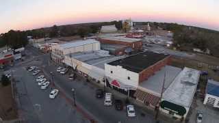 Flying the DJI Phantom Vision on the square in Colquitt, GA