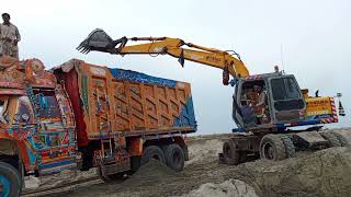 Catterpillar excavator loading dumptruck operator view||hitachi excavator