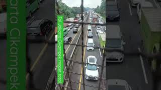 Jalan Tol Jakarta Cikampek macet total