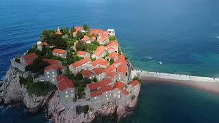 Захватывающее видео дрона: Свети Стефан с высоты птичьего полета.🌊🏞️🚁