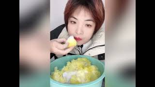 Her solo bites only| Ice ASMR frozen freezer eating #mukbang #icebites #asmreating #iceasmr