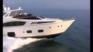 Le nouveau FERRETTI 720 : un flybridge sportif