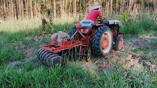 Agrale gradeando a macéga para plantio safrinha !