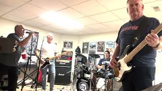 Roxy Crue - Plays Metal Health (Bang Your Head) Cover During Practice