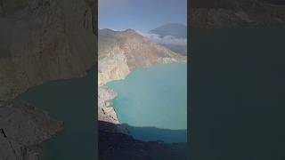 The Biggest Acid Lake in the world #ijencrater #ijen #ijengeopark