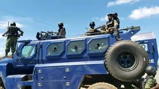 Hakainde Hichilema Gets Blocked By The Police Before Appearing for Questioning.