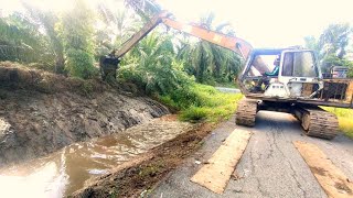 Jalan di atas karpet‼️excavator long arm kerja cuci parit