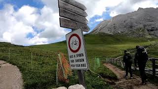 Dal Passo Sella Giro del Sassolungo e Sassopiatto