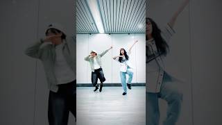 이건 la vida loca😵‍💫#ChkChkBoom #StrayKids #스트레이키즈 #YouMakeStrayKidsStay #kpopdance #dancechallenge