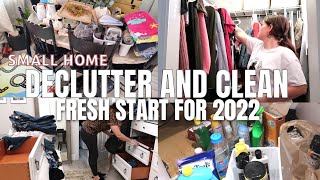 Massive declutter with me | Getting rid of so much stuff | Small home clean with me | Fresh start !