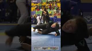 LUANE CARVALHO CAMPEÃ BRASILEIRA FAIXA ROXA