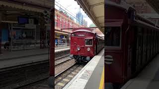 Red Rattler leaving Flinders street station