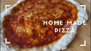 HOW TO MAKE PIZZA AT HOME! Melted mozzarella and delicious tomato sauce!