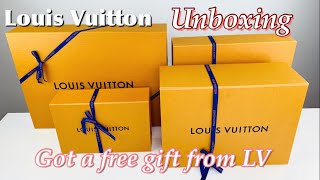 Louis Vuitton Unboxing~ Canvas & Leather products! Got a small gift from Louis Vuitton~🥰😍