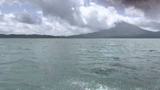 Arenal lake volcano : Pura Vida