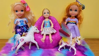 Grocery store play with Chelsea ! Elsa & Anna toddlers - Barbie dolls - shopping