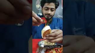 Crispy Chicken Burger🍔| Grilled Chicken Burger | #shorts | #viral | #famousfood | #delhistreetfood |