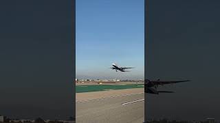 British Airways Boeing 777-236(ER) Takeoff #boeing #boeing777 #planespotting #airport