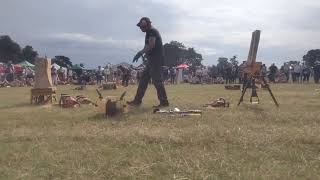 chainsaw carving at Belmont Woodfest