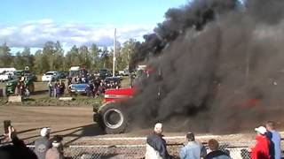 Case IH 8950 pulling Richmond 2013 Léo Choquette