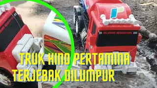 Truk Hino Pertamina Terjebak Lumpur Saat Mengantar Bahan Bakar - Truk Pertamina Mainan Mobil Mobilan