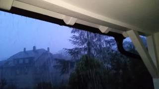 2015 Unwetter in Freiburg am 13.05.2015 - unsere Regenrinne macht schlapp