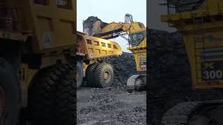 super Komatsu Excavator 3000-pc loading 240&100 Tone Dumpers #shorts