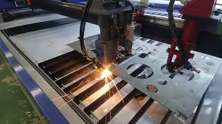 Test video for Vijay: AccTek dual heads co2 metal laser cutting machine AKJ1390H-2 power 130w 150w