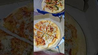 PIZZA🍕KISKO KISKO PASAND HAI 😊#viralvideo #pizza #dominospizza #favorite #youtube #shorts #subscribe