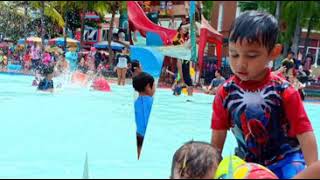 Asyiknya bermain air di Depok Fantasi waterpark