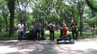 ▶ Artistas Callejeros Central Park   YouTube 1080p]