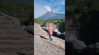 Gunung Merapi dari Batu Alien