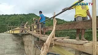 DITERJANG BANJIR BANDANG, JEMBATAN BAMBANGAN TERPUTUS, WARGA HARUS BERJALAN KAKI PULUHAN KILO!