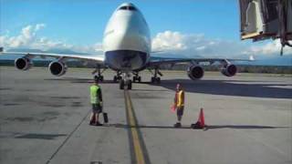 British Airways 747-400 taxi into gate YVR