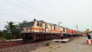 😱High Speed Vivek SF Express Attack ER Vs SER Coverage Train Perfact Crossing Indian Railways