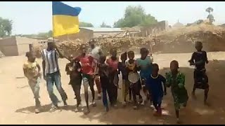 Des enfants sénégalais soutiennent l'Ukraine