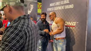 Indian Rock Flex his muscles on Amature Olympia 2021 in Mumbai