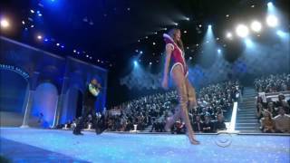 Karlie Kloss Victoria's Secret Runway Walk 2011 - 2014