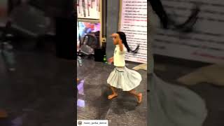 Cute girl garba dance #shorts #cutegirl #gujrat #mumbai #uk #garba #surat #usa #navratri #canada