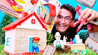 Play Doh ev yapma oyunu. Lego Duplo. Nail Baba dedenin çiftliğinde tuğladan ev yapıyor