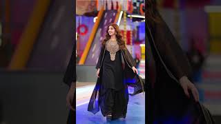 Pakistan beautiful actress kinza Hashmi in black dress #haroonkadwani #humraazi #gorgeous #pakistani