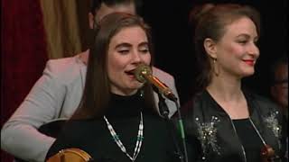 WoodSongs Livestream 1026: The Quebe Sisters and Kory Caudill featuring Wordsmith