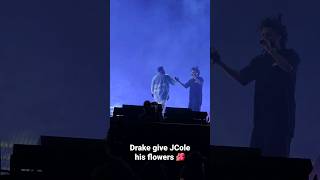 Drake gives J Cole his flowers and calls him "Greatest Rapper Alive" #drake #jcole #dreamvillefest