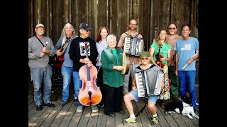 FolkOut! in Langlois, OR. - International Folk & Contra Dancing at Langlois Cheese Factory (Part 1)