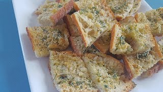 Pão de alho com parmesão e ervas